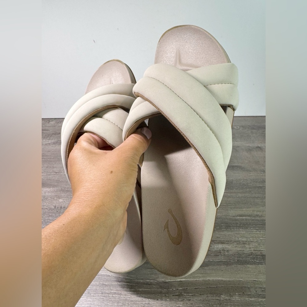 OluKai Hila Puffy Slide Sandal Col: cloud Womens 8 $85 - Picture 5 of 8
